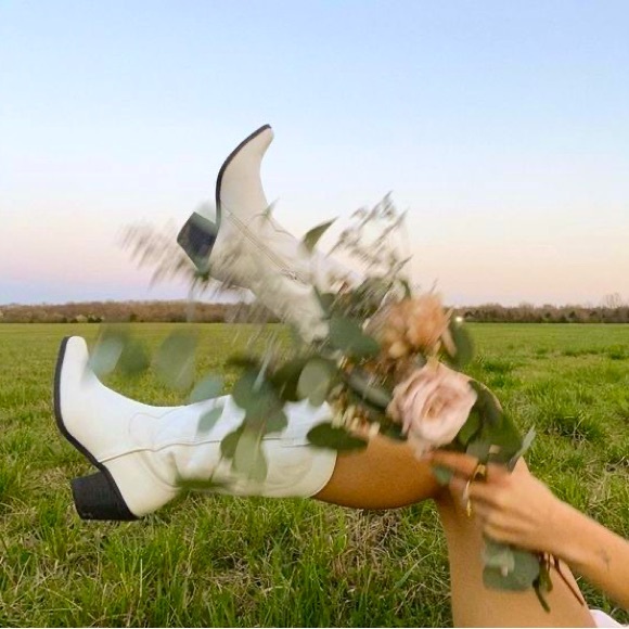 Meet your Posher, Willow - Picture 1 of 1